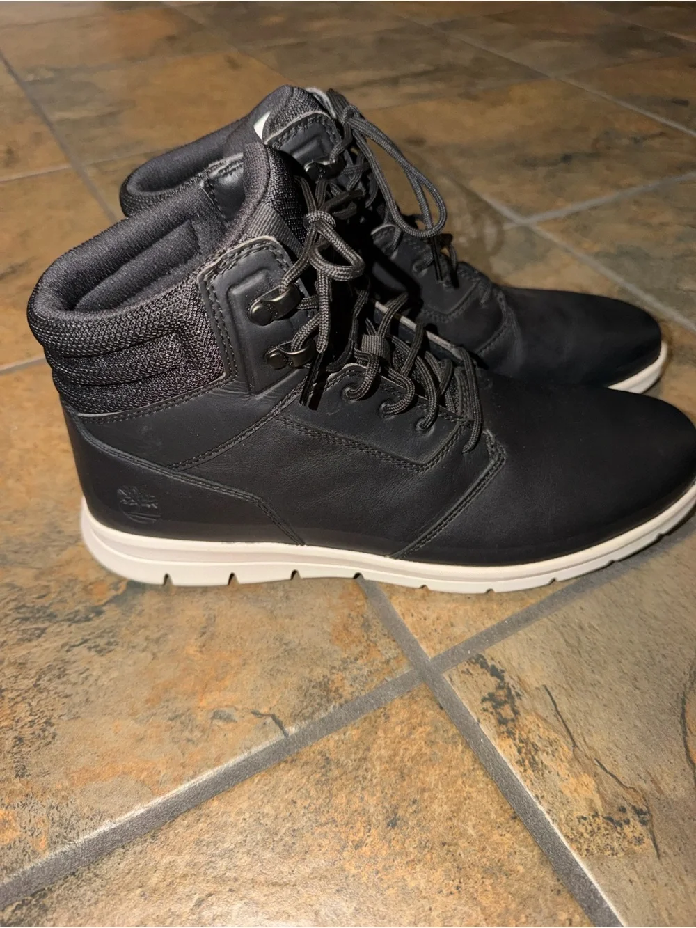 Timberland Mens Graydon Mid Lightweight Sneaker Chukka Boots